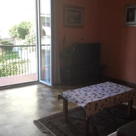 Le Stanze Della Funicolare * Genua